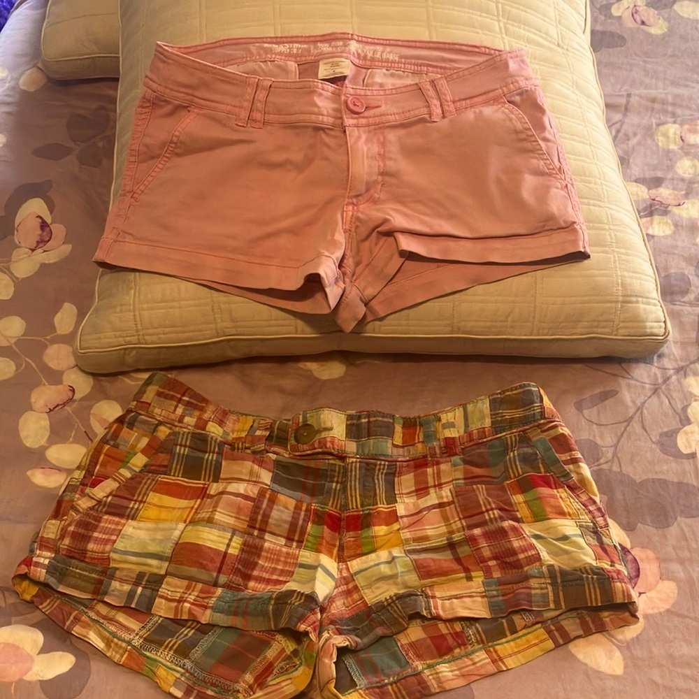 💗💛 American Eagle Plaid Sz 10 and Mossimo Pink Sz 4 shorts 💛💗🫶